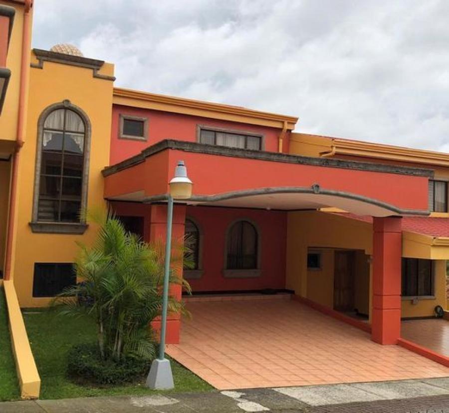 Foto Casa en Venta en Montes de Oca, San José - U$D 200.000 - CAV56711 - BienesOnLine