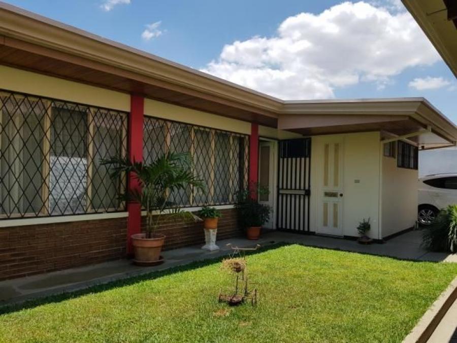 Foto Casa en Alquiler en Tropicana, Alajuela, Alajuela - U$D 3.000 - CAA22842 - BienesOnLine