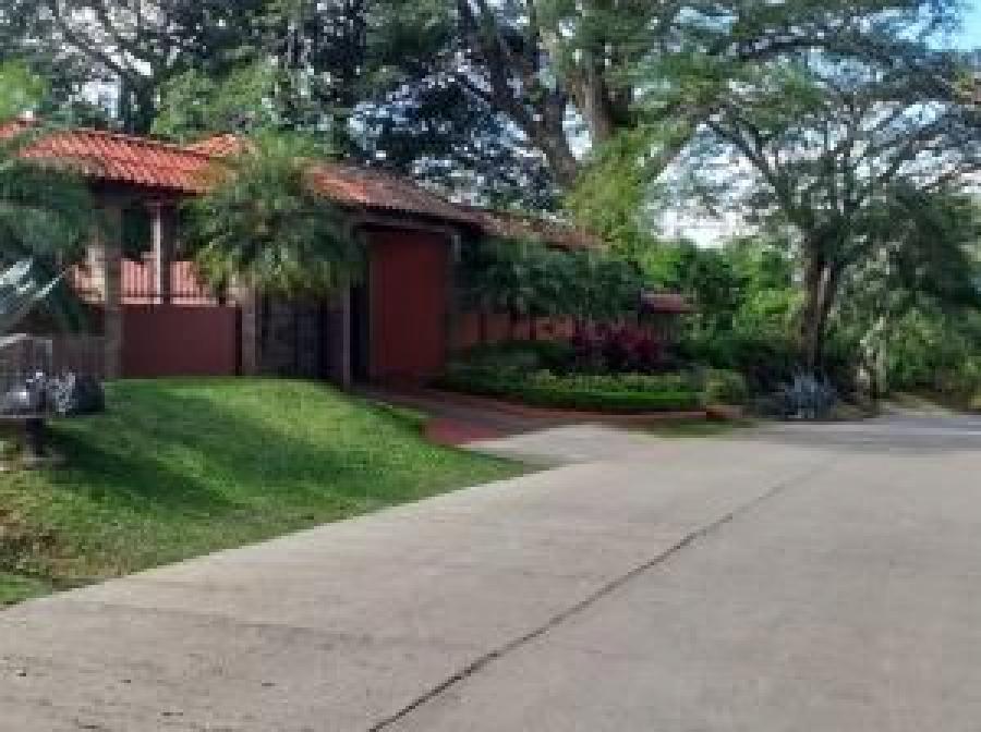 Foto Casa en Venta en Santa Ana, San José - U$D 370.000 - CAV33378 - BienesOnLine