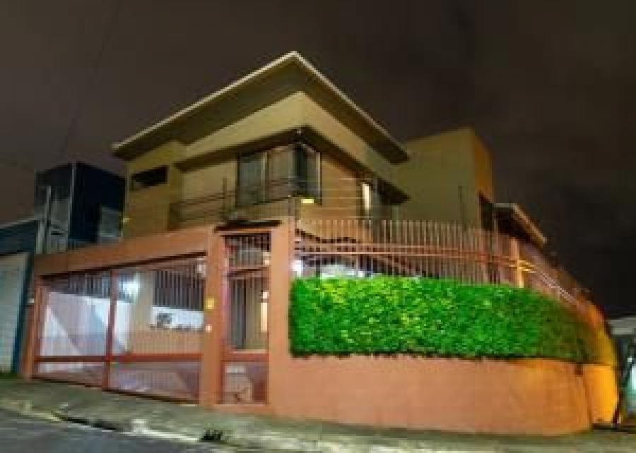 Foto Casa en Venta en Curridabat, San Jos - U$D 350.000 - CAV33520 - BienesOnLine