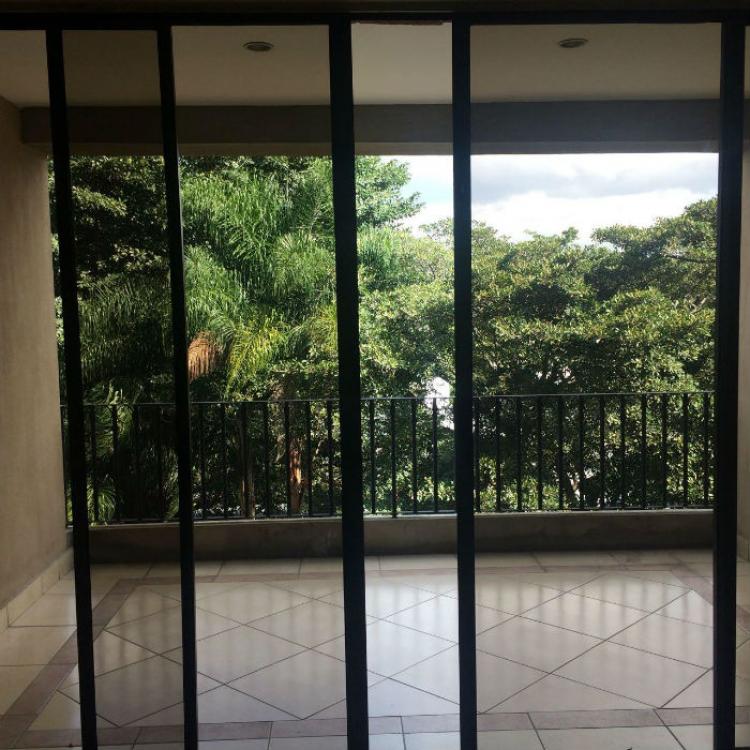 Se alquila apartamento en Escazu 17-12LQ