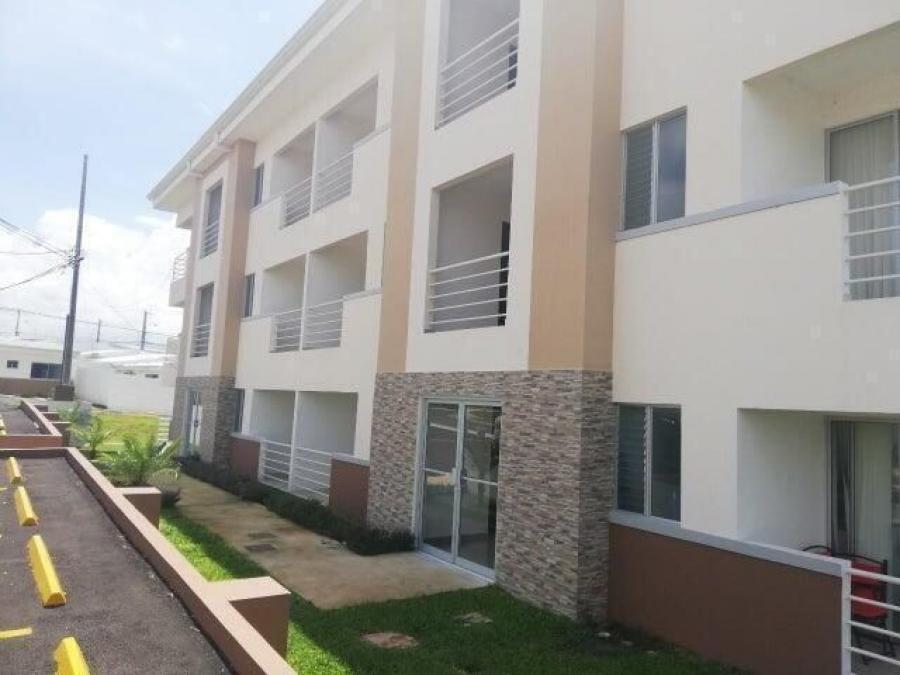 Se alquila espacioso apartamento en condominio de San Antonio de Alajuela 24-1884