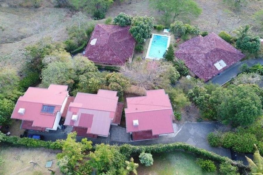 Se vende amplia propiedad con 4,157m2 de lote en Brasil de Santa Ana 22-126