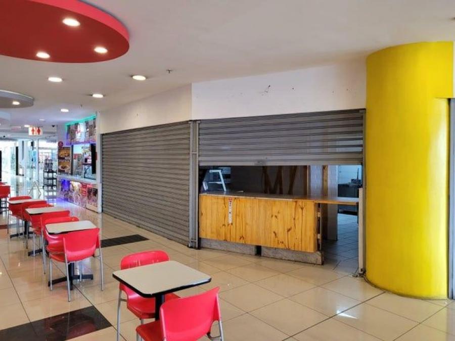 Se vende amplio local comercial de 75m2 en San Pedro de Montes de Oca 24-1623