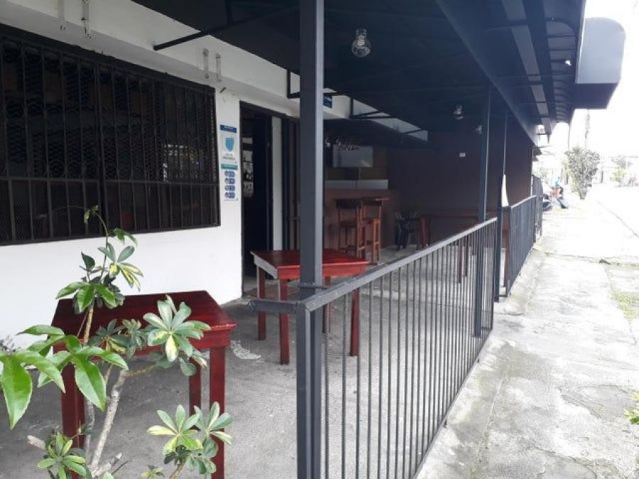 Se vende amplio local con uso de suelo mixto en Curridabat de San José 23-216