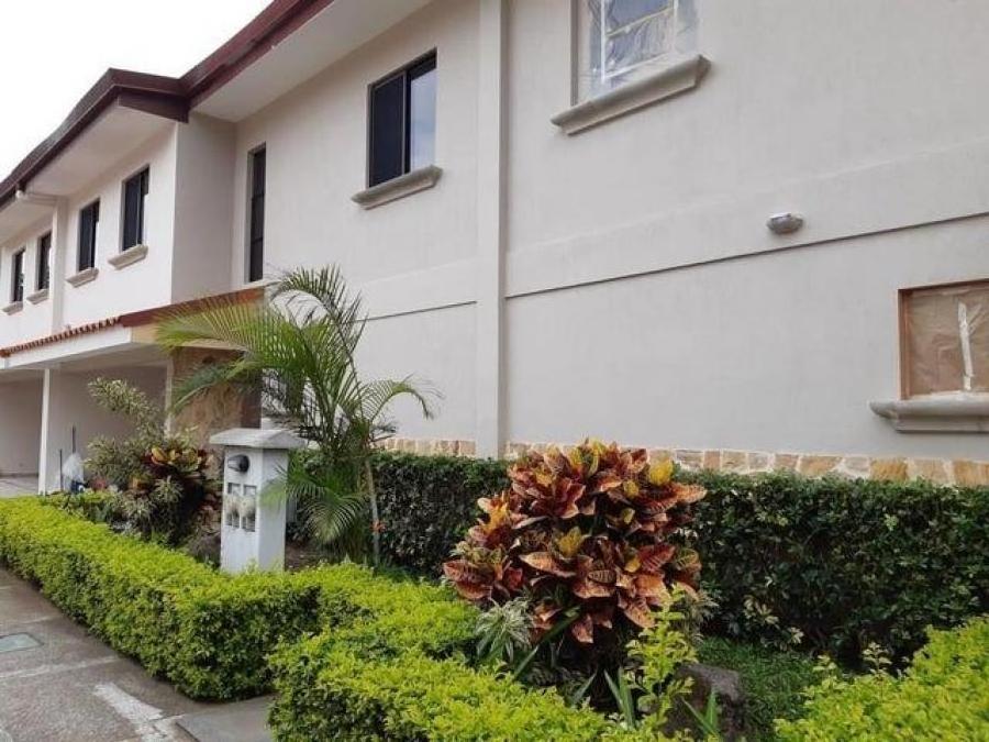 Foto Casa en Venta en Santa Ana, San José - U$D 199.000 - CAV106973 - BienesOnLine