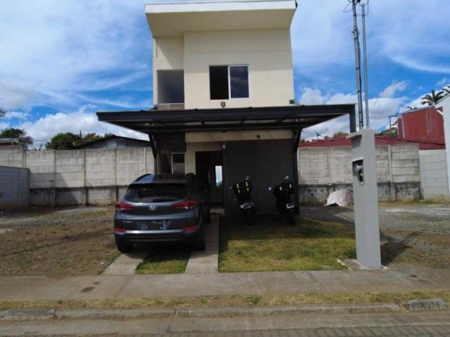 Se vende casa de 2 plantas en condominio de San Isidro en Alajuela 24-1216