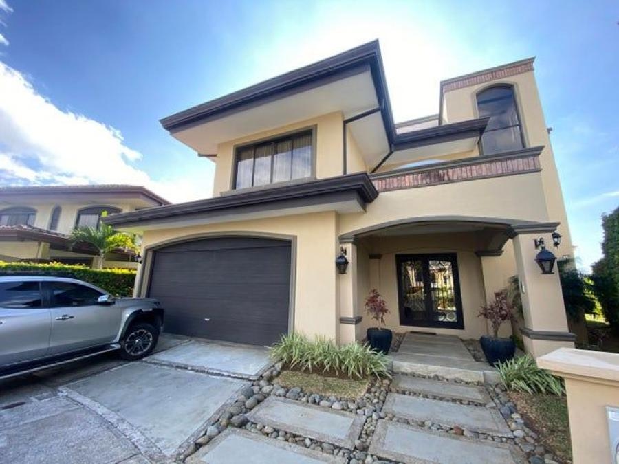 Foto Casa en Venta en Ulloa, Heredia - U$D 430.000 - CAV105935 - BienesOnLine