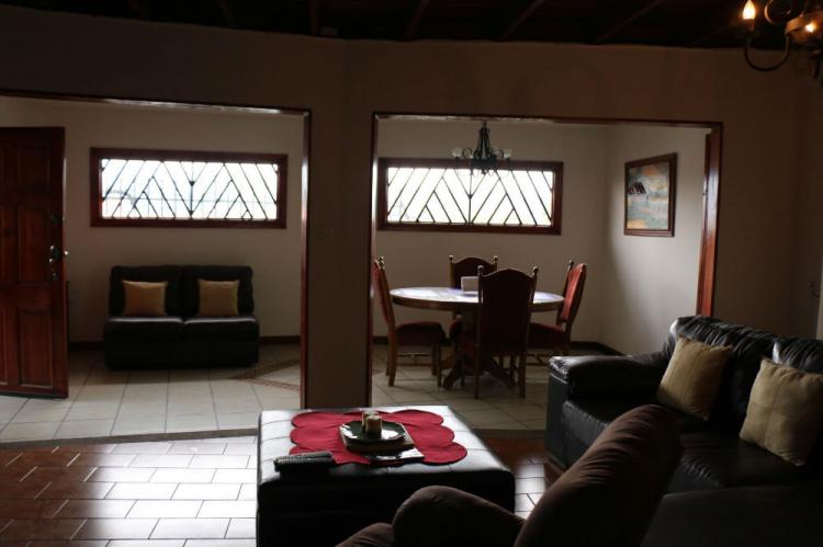 Foto Casa en Venta en Escazú, San José - U$D 220.000 - CAV12467 - BienesOnLine