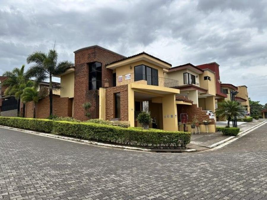 Foto Casa en Venta en Beln, Heredia - U$D 430.000 - CAV106091 - BienesOnLine