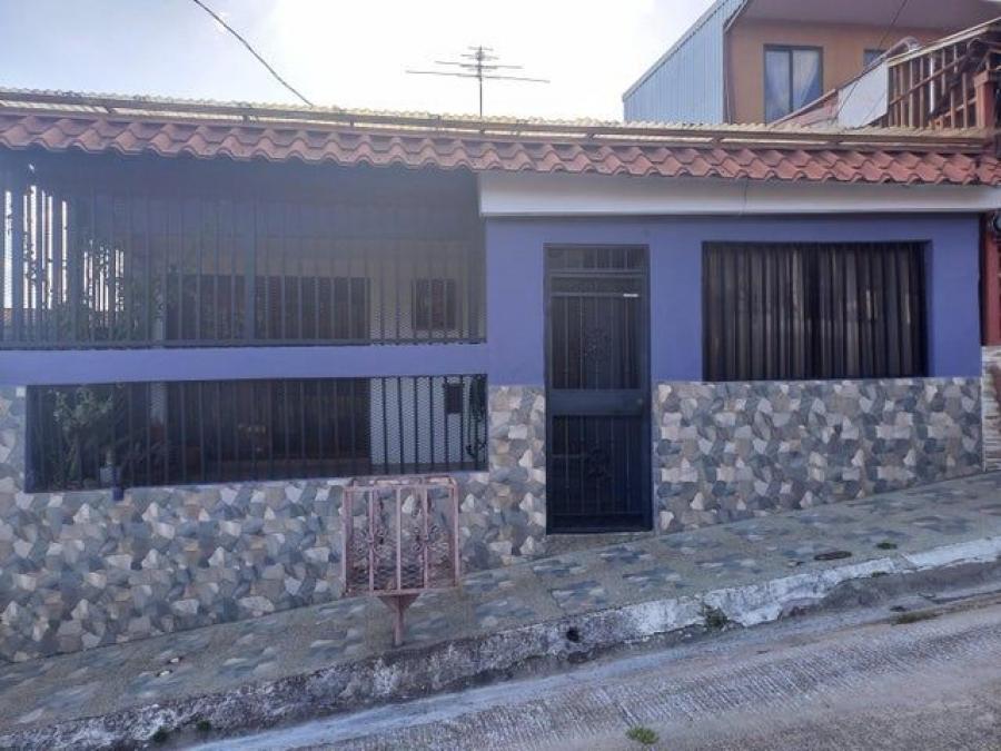 Se vende espaciosa casa con patio en San Francisco 2 Ríos de San José 24-1188