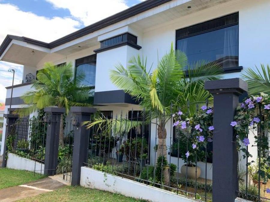 Foto Casa en Venta en Alajuela, Alajuela - U$D 420.000 - CAV101262 - BienesOnLine