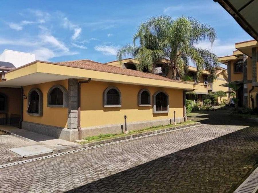 Foto Casa en Venta en Ulloa, Heredia - U$D 285.000 - CAV106102 - BienesOnLine