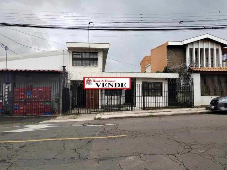 Se vende espaciosa casa con uso de suelo mixto en San Francisco 2 Ríos 24-875