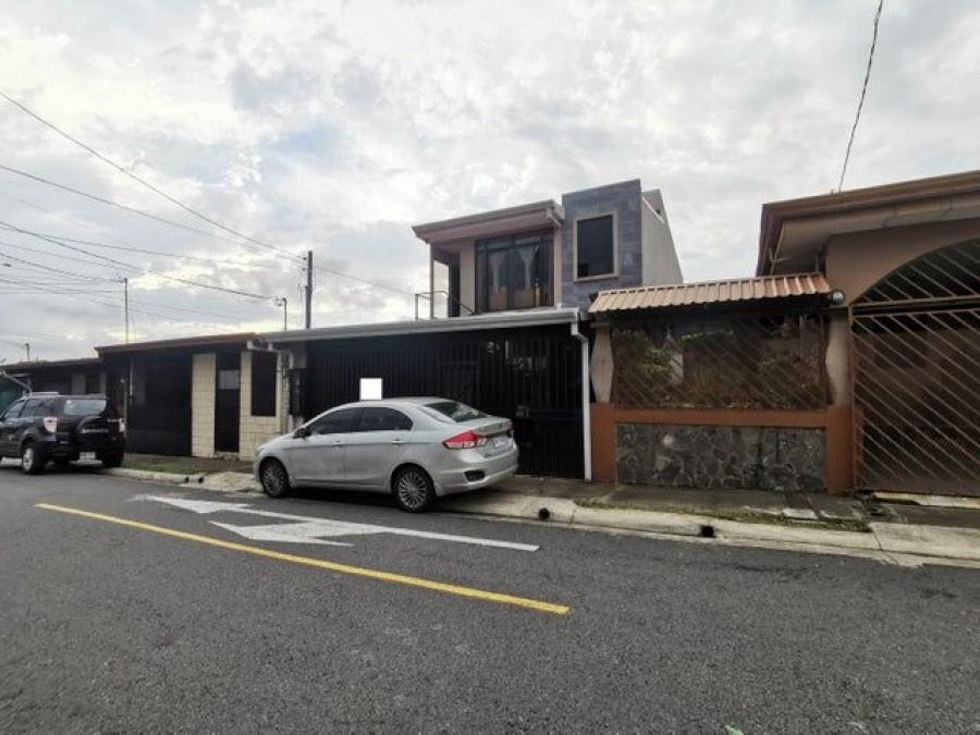 Se vende espaciosa casa en San Francisco Heredia A24-1319