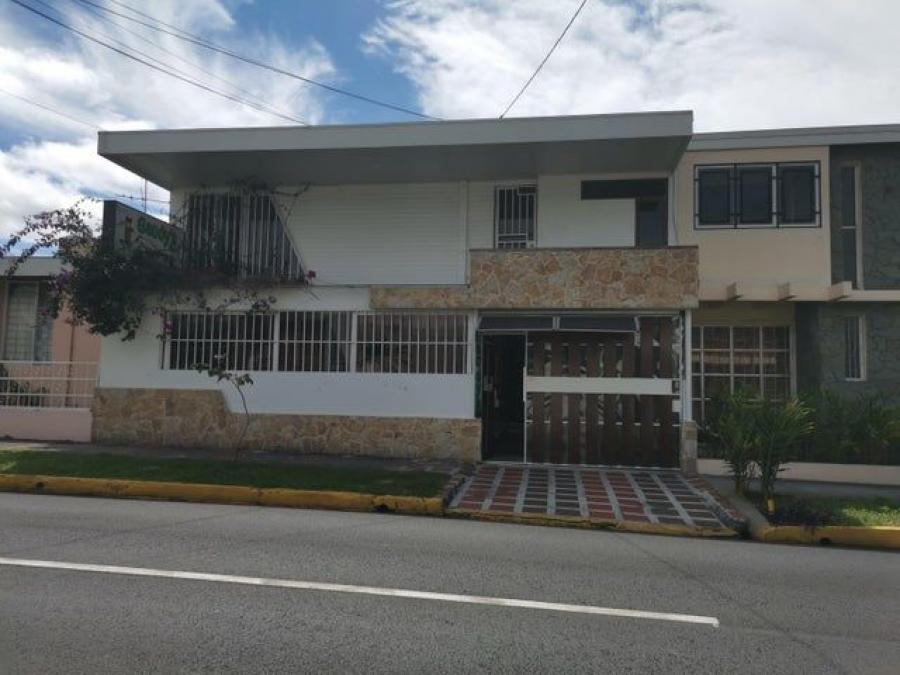 Se vende hotel en funcionamiento en San José Centro 23-1566