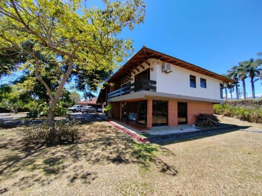 Foto Casa en Venta en Santo Tomás, Heredia - U$D 1.200.000 - CAV106571 - BienesOnLine