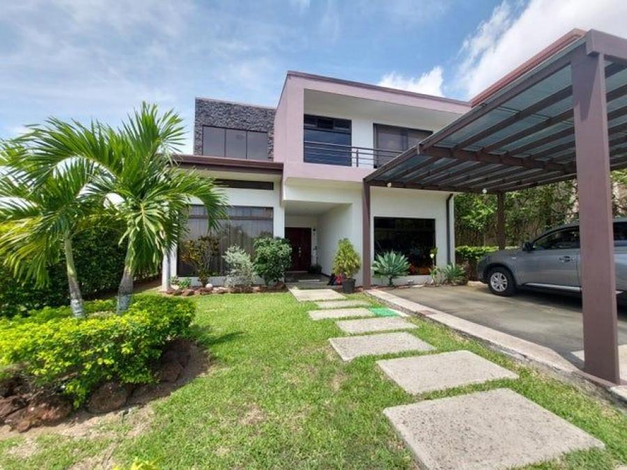 Foto Casa en Venta en Guácima, Alajuela - U$D 330.000 - CAV98995 - BienesOnLine