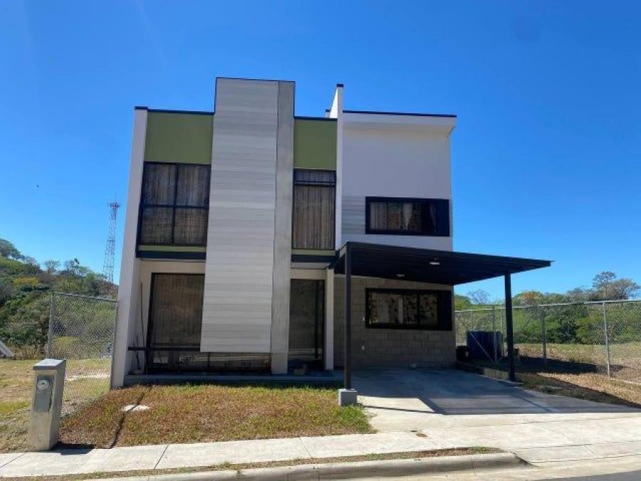 Se vende moderna casa de 2 plantas en condominio de Turrúcares en Alajuela 24-1400