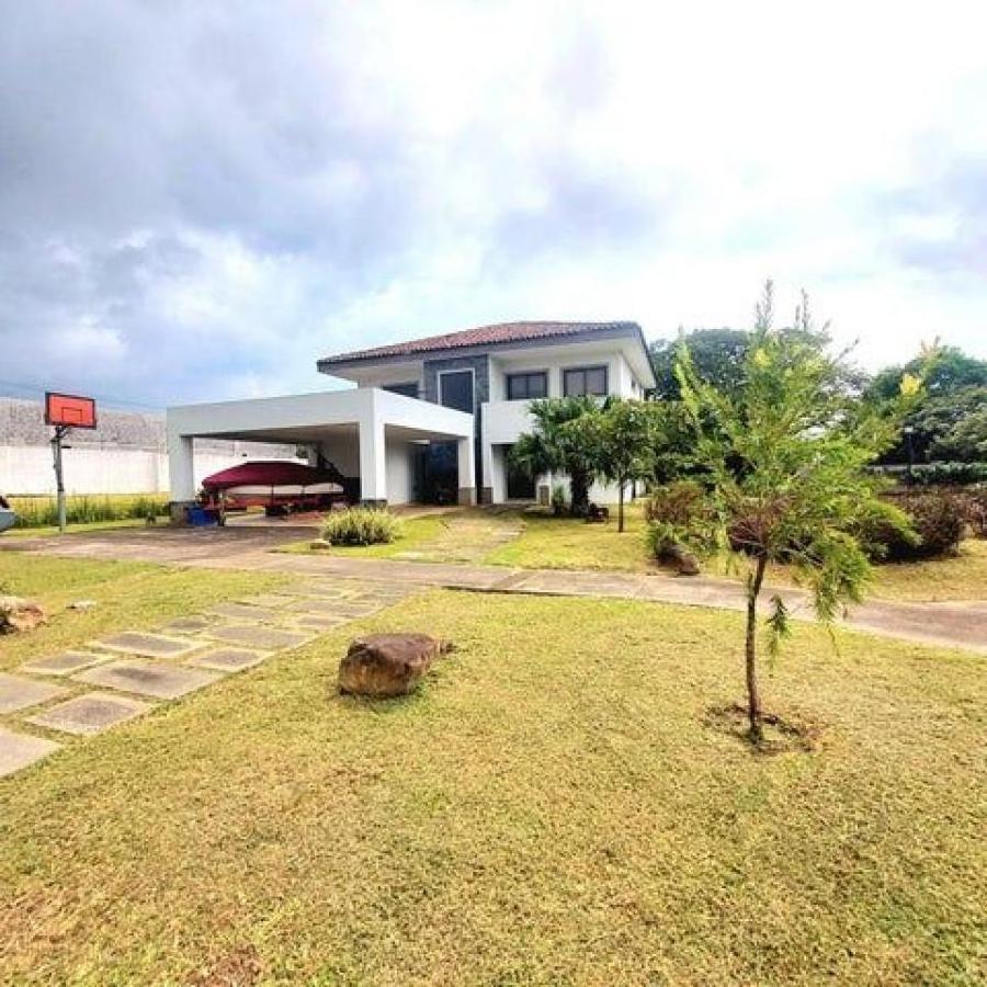 Se vende moderna casa en condominio de Gu?cima en Alajuela 25-488