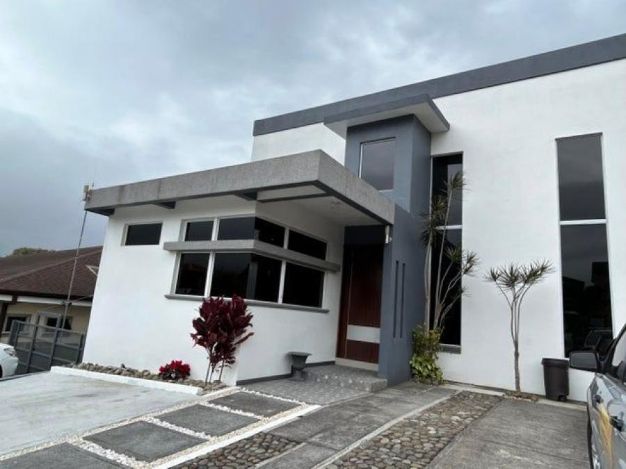 Se vende moderna casa en condominio de San Isidro en Heredia 23-2591