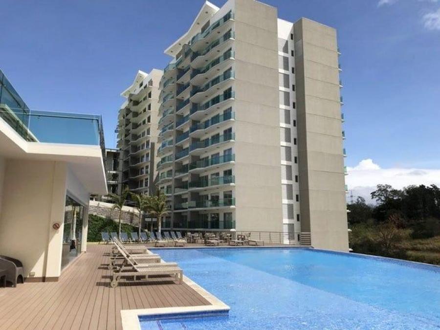 Se vende moderna y espacioso apartamento en condominio de Rohrmoser 23-2203