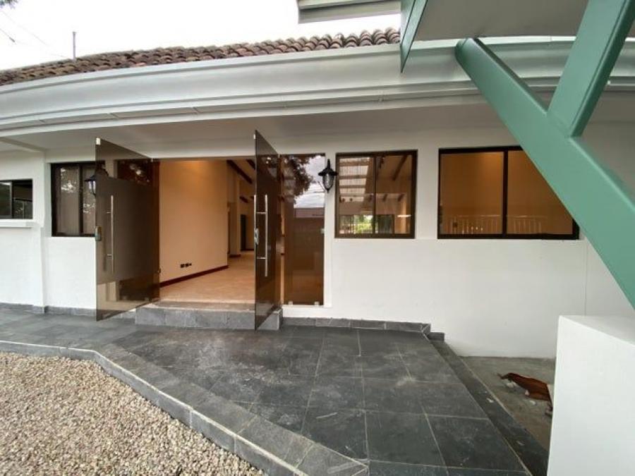 Foto Casa en Venta en Santa Ana, San Jos - U$D 599.000 - CAV104280 - BienesOnLine