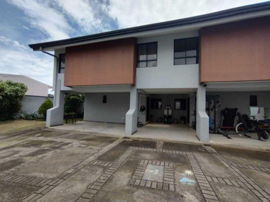 Foto Casa en Venta en Barva, Heredia - U$D 400.000 - CAV106066 - BienesOnLine