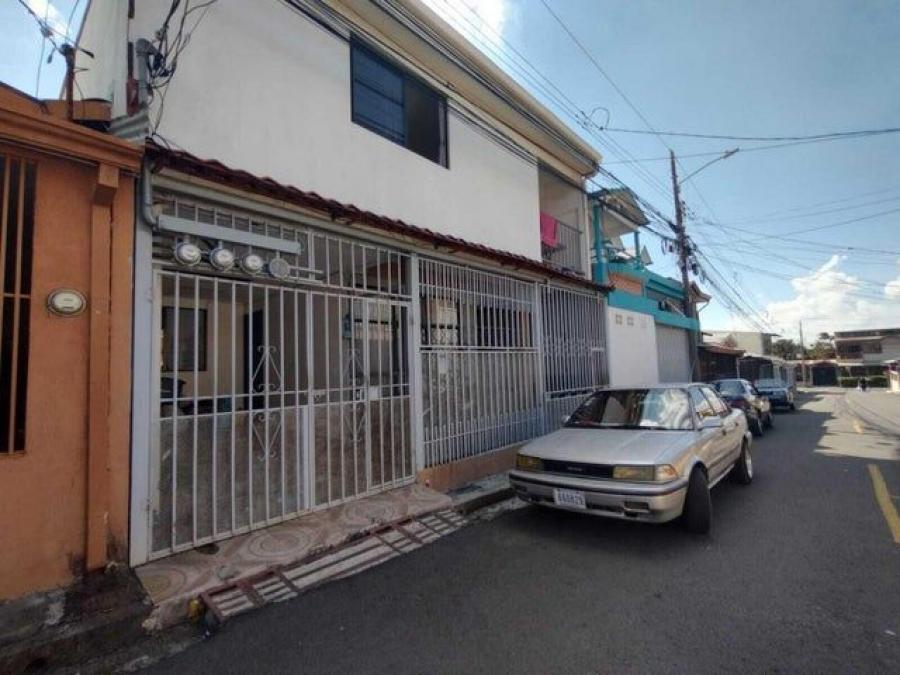 Se vende propiedad con 3 apartamentos en San Francisco de Heredia 24-1253