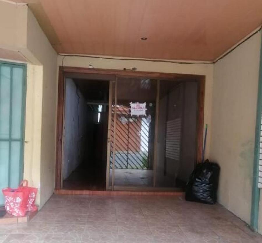 Se vende propiedad con 4 apartamentos en San Rafael Arriba de San José 24-1899