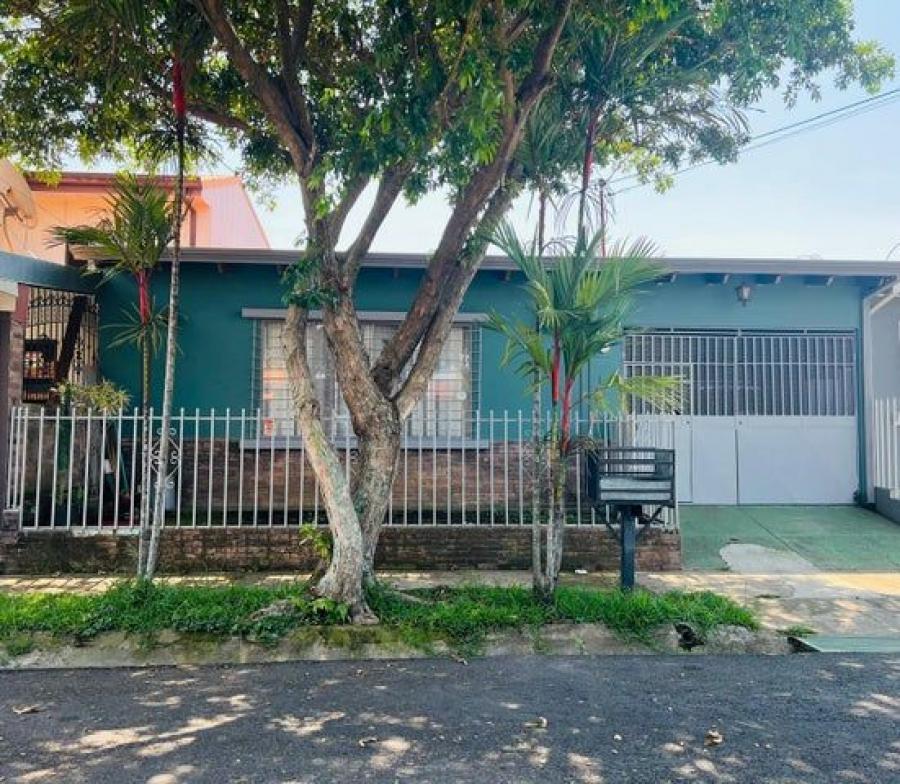 Se vende propiedad en Santa Lucia Barva A24-1694