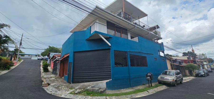 Se vende propiedad para inversión con 5 apartamentos en Sabanilla de San José 24-1783