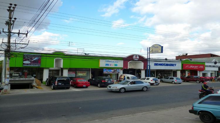 Sensacional centro comercial con 6 locales y parking subterráneo