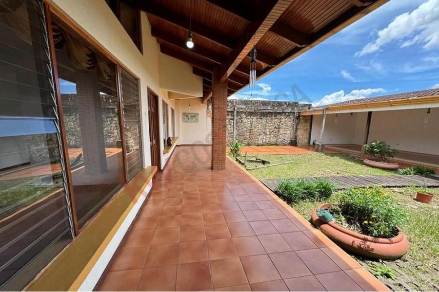 Foto Casa en Venta en Curridabat, San Jos - U$D 320.000 - CAV103645 - BienesOnLine