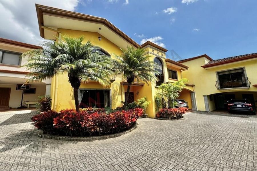 Foto Casa en Venta en Escazú, San José - U$D 340.000 - CAV105387 - BienesOnLine