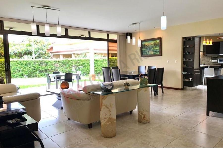 Foto Casa en Venta en Piedades, San José - U$D 385.000 - CAV99991 - BienesOnLine