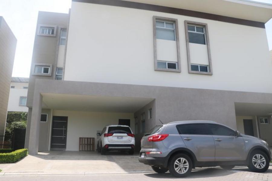 Foto Casa en Venta en Santa Ana, San José - U$D 490.000 - CAV61139 - BienesOnLine