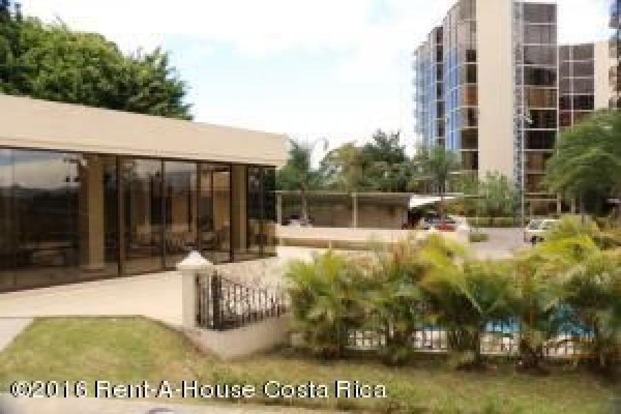 Foto Apartamento en Venta en Escaz, Escaz, San Jos - U$D 410.000 - APV21464 - BienesOnLine