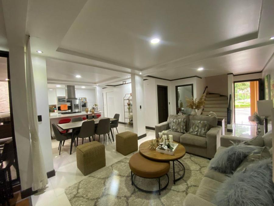 Venta de Casa con 4 habitaciones en Freses de Curridabat en Condominio