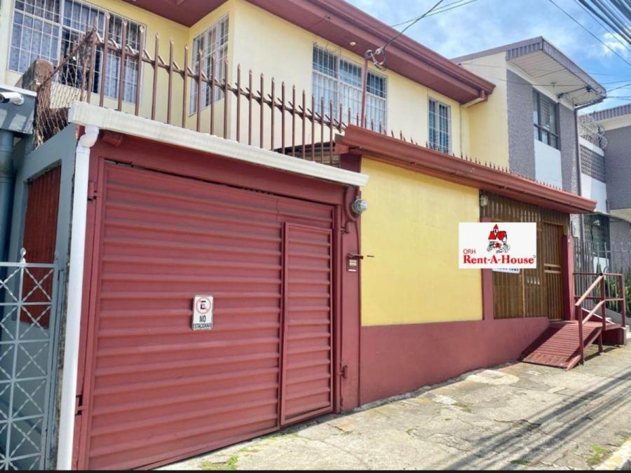 Venta de Casa con 7 habitaciones Uso de suelo Mixto en San Pedro Montes de Oca MGA