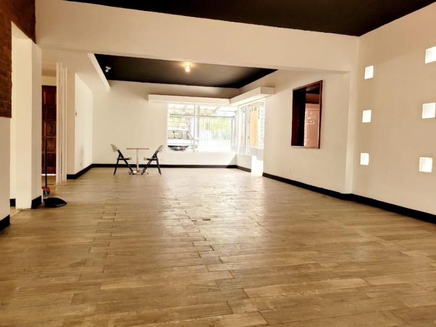 Venta de Casa de 600 m2 con Uso Mixto en Los Yoses MGA