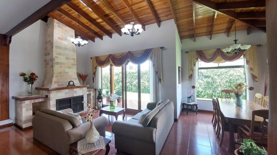 Venta de Casa de un nivel en San Rafael de Coronado MGA