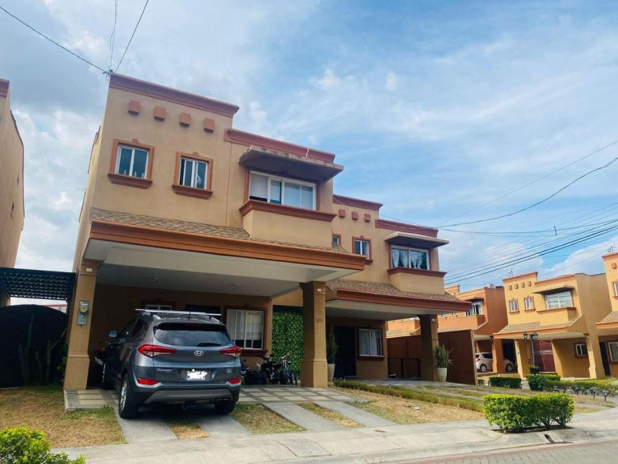 VENTA DE CASA EN ALAJUELA CL22-1864