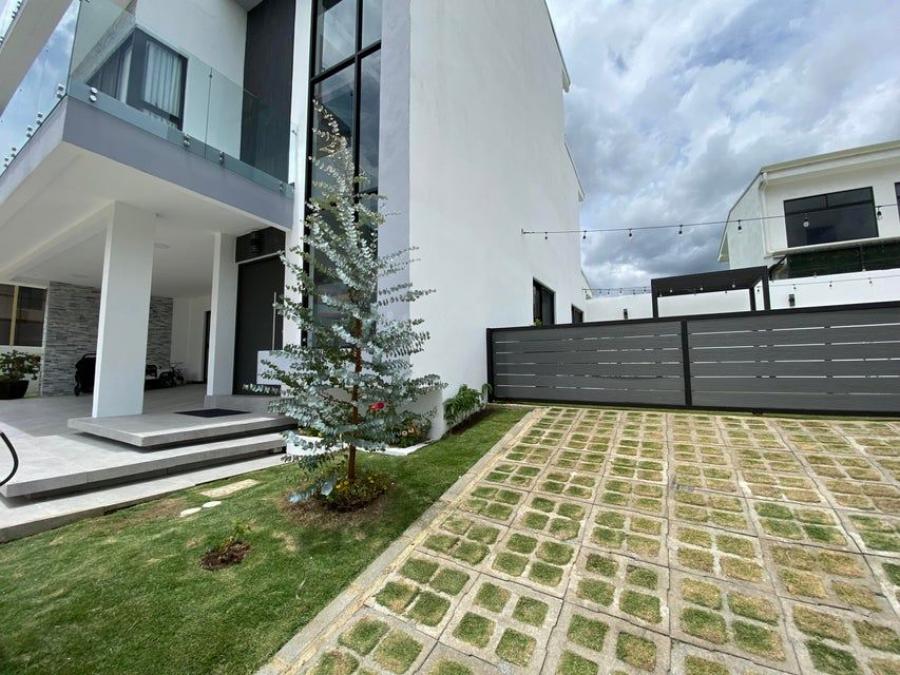 Foto Casa en Venta en Alajuelita, San José - U$D 580.000 - CAV102971 - BienesOnLine