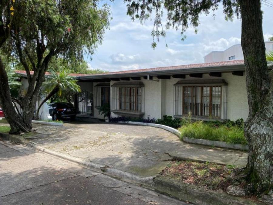 Venta de Casa en Boulevard Rohrmoser, San José.