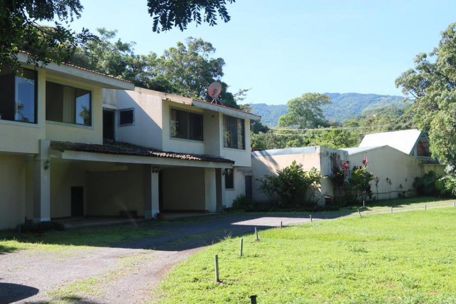 Venta de Casa en Brasil de Santa Ana. RAH 24-393