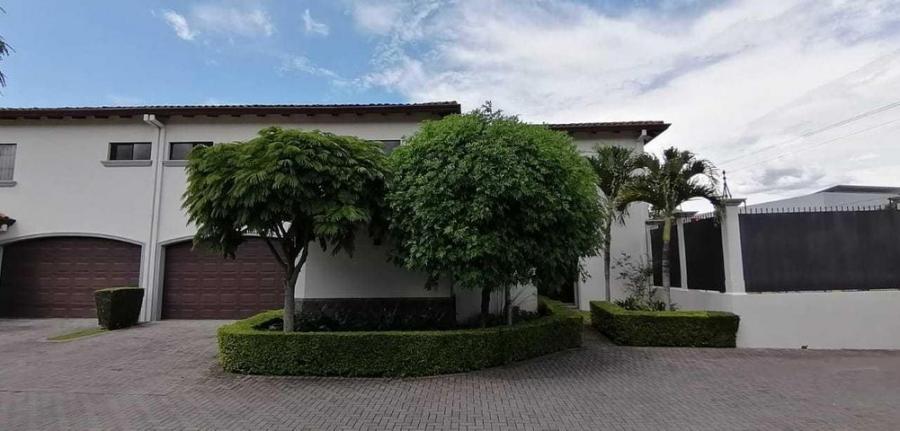 Foto Casa en Venta en Santa Ana, San Jos - U$D 635.000 - CAV35109 - BienesOnLine