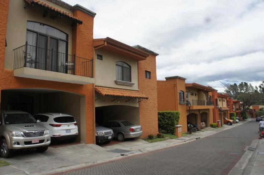 Venta de Casa en Ciudad Colon. KM21-732a