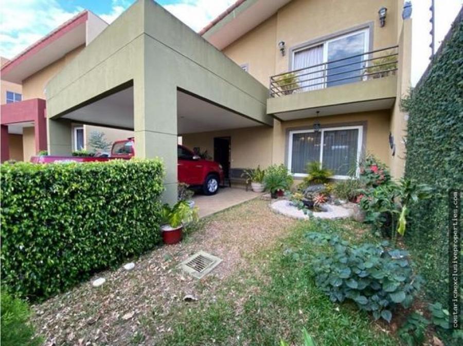 Venta de casa en Condominio Bosques de Velarde  Ulloa de Heredia