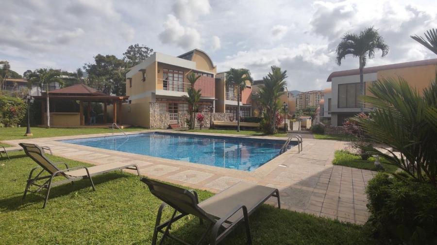 Venta de casa en condominio en Alajuelita MGA